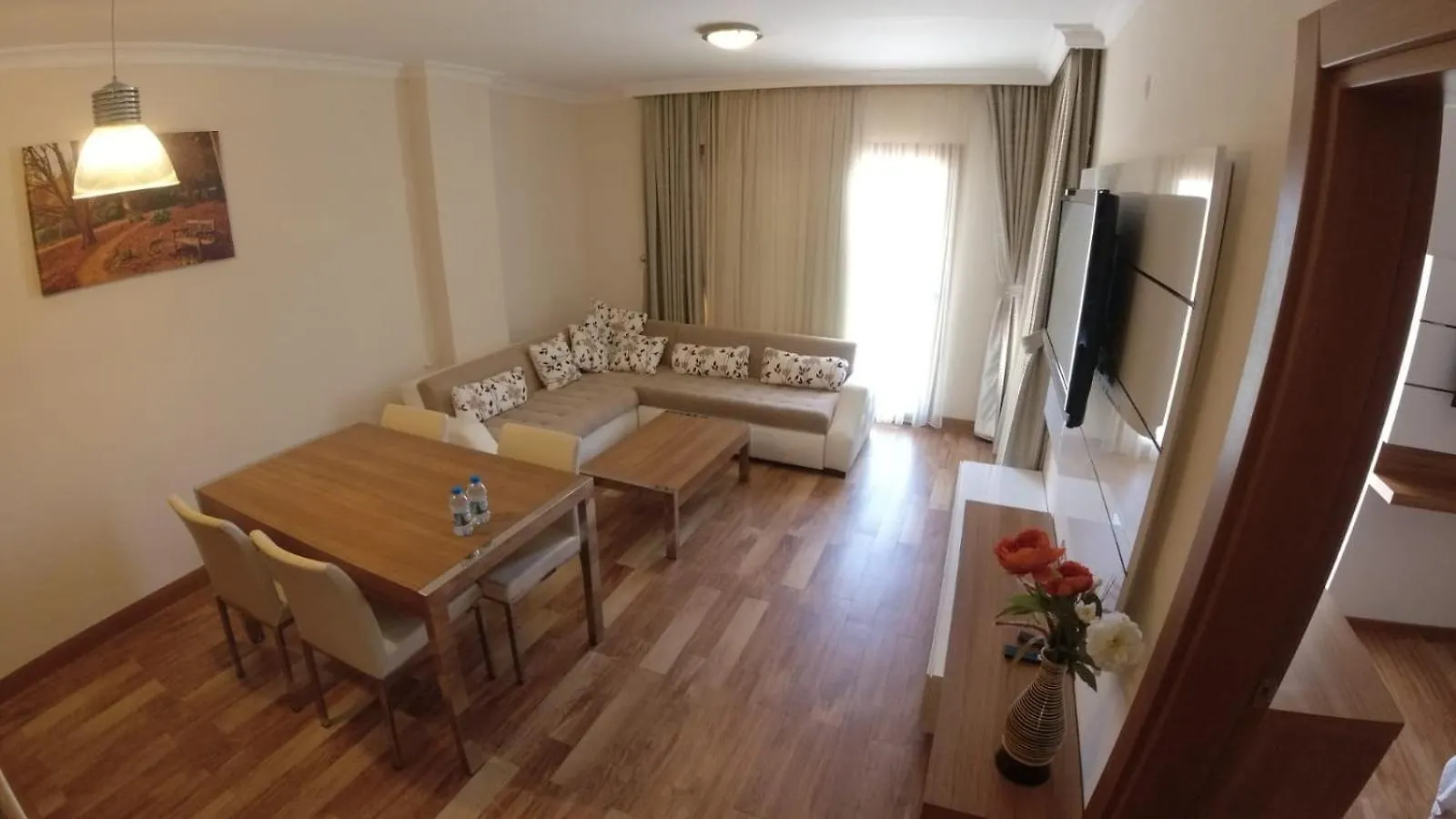 *** מלון Ürkmez Alptekin Otel טורקיה