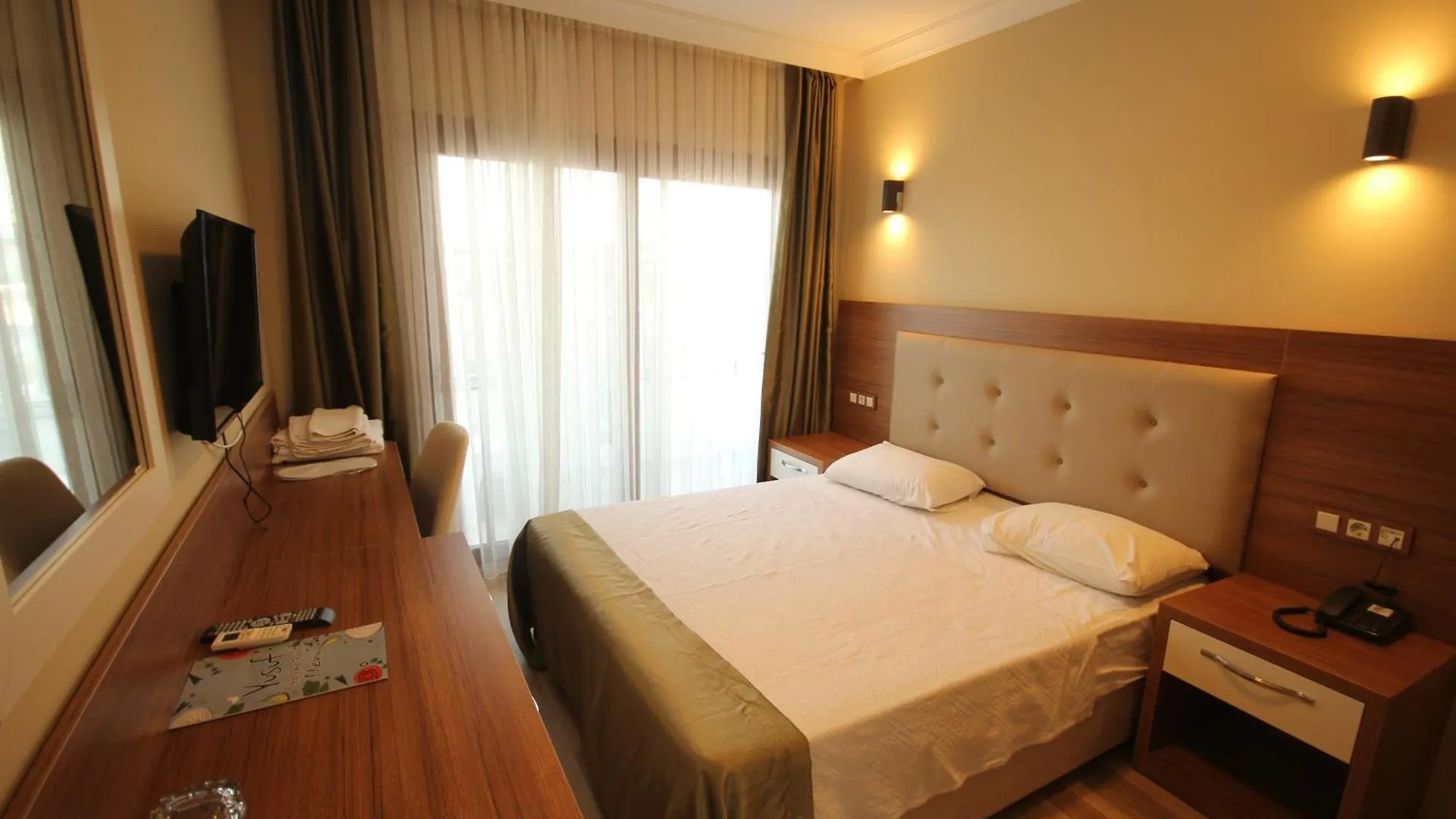Ürkmez Alptekin Otel 3*,  טורקיה