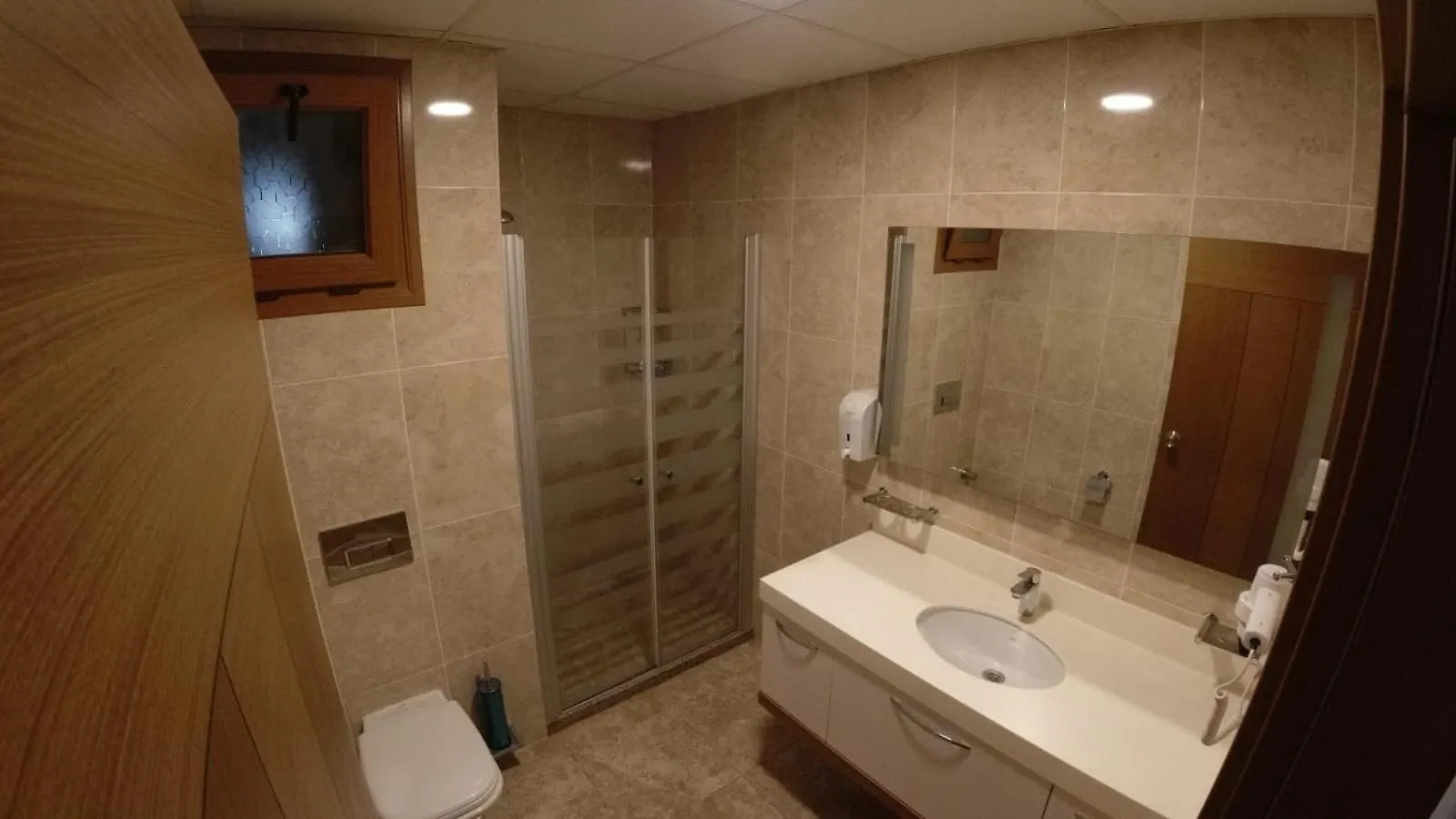 Ürkmez Alptekin Otel מלון