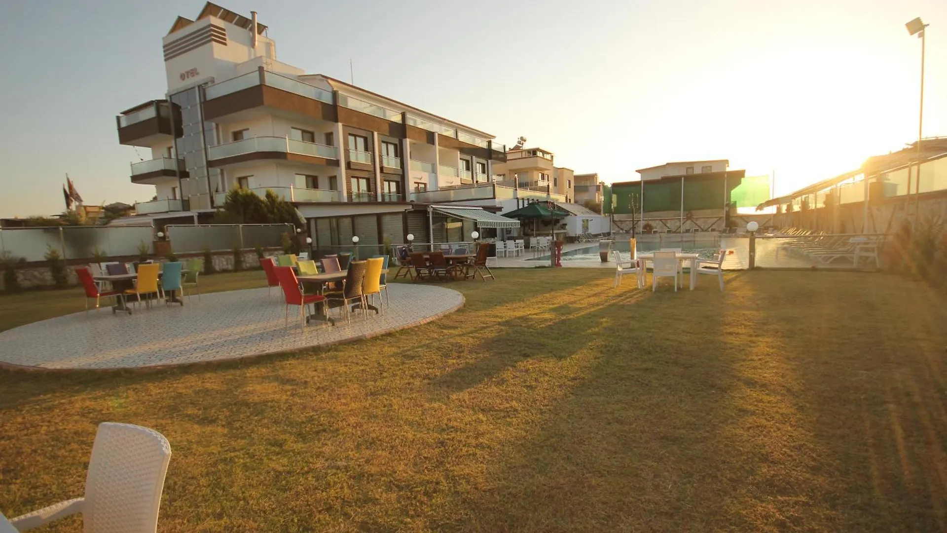Ürkmez Alptekin Otel טורקיה