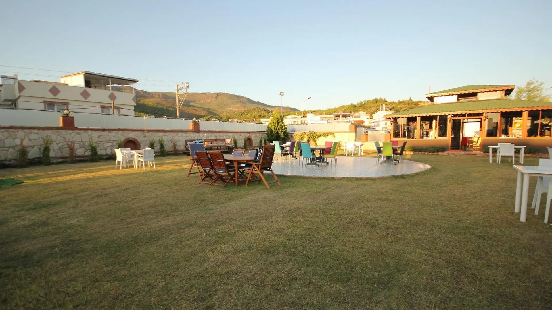 *** מלון Ürkmez Alptekin Otel טורקיה