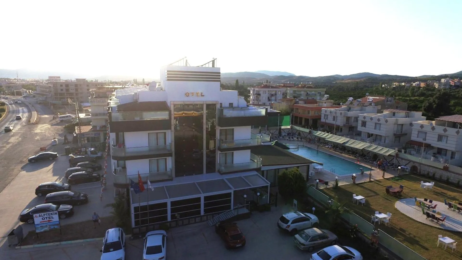 מלון Ürkmez Alptekin Otel